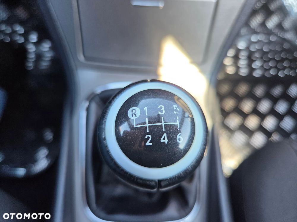 Toyota Avensis 1.8 Comfort - 14