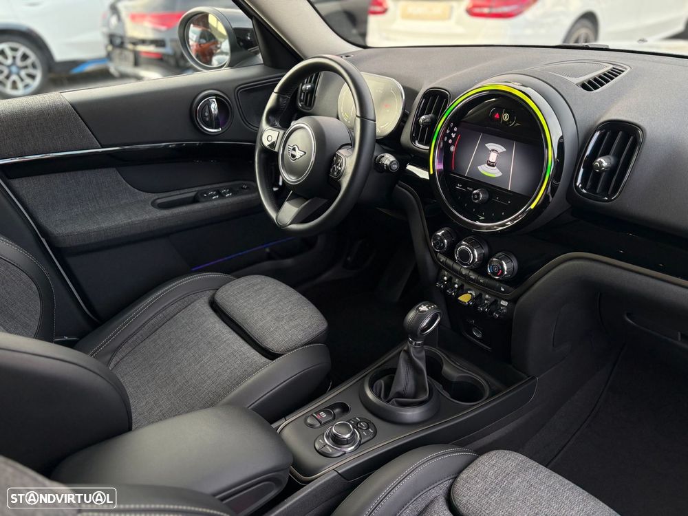 MINI Countryman Cooper SE Premium Classic Auto - 18