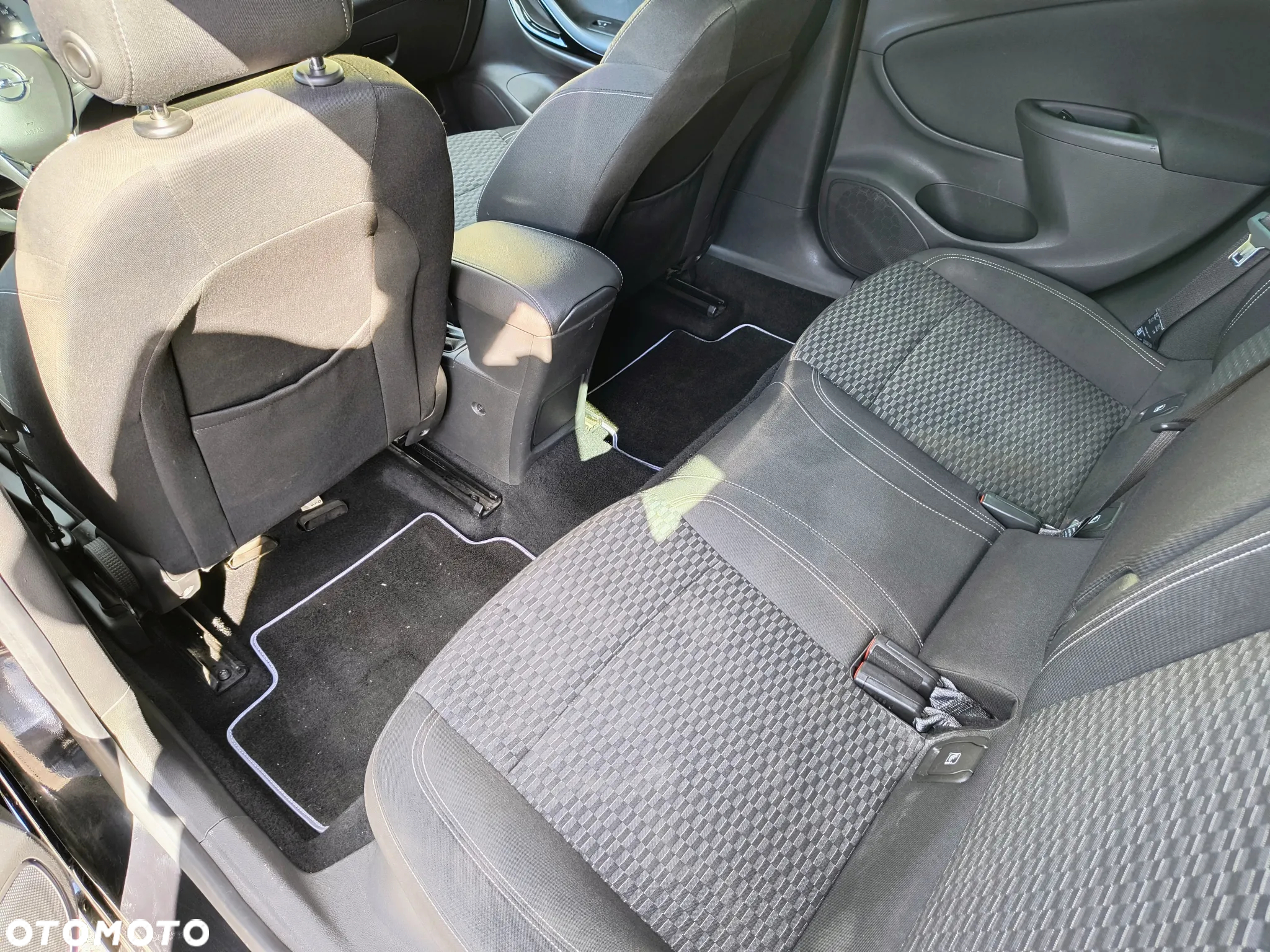 Opel Astra IV 1.6 CDTI Cosmo - 18