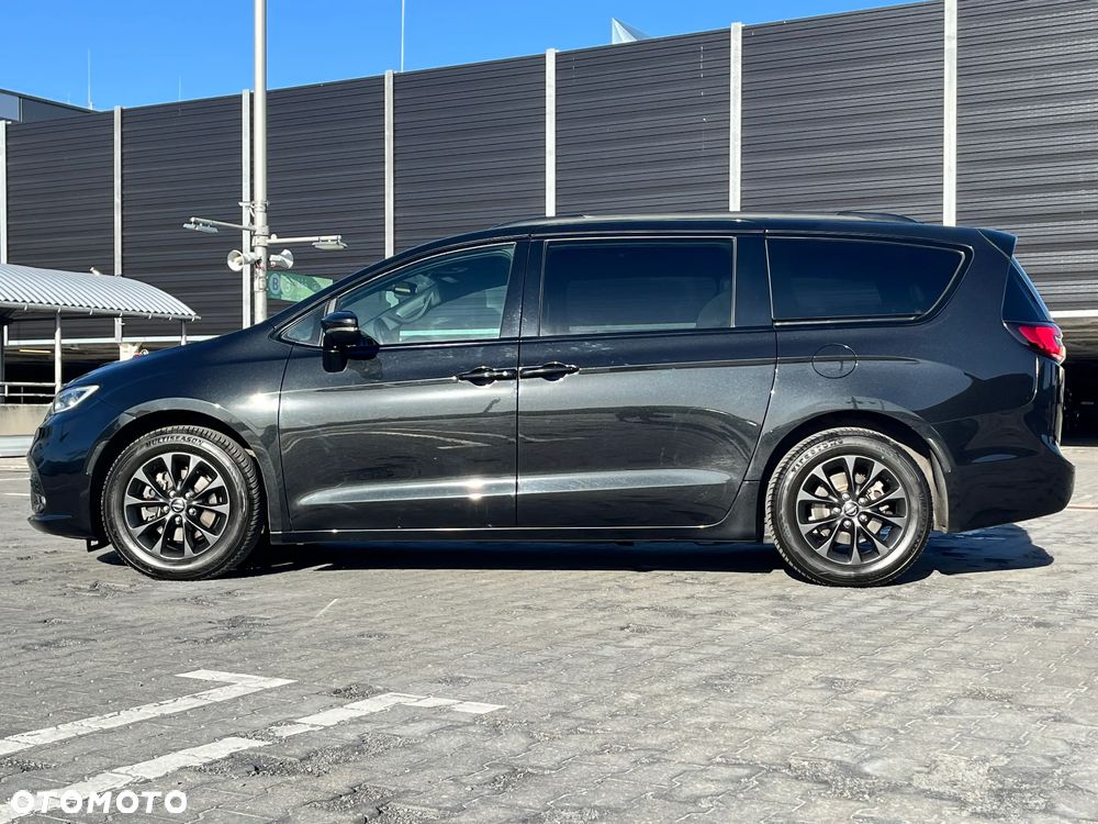 Chrysler Pacifica - 4