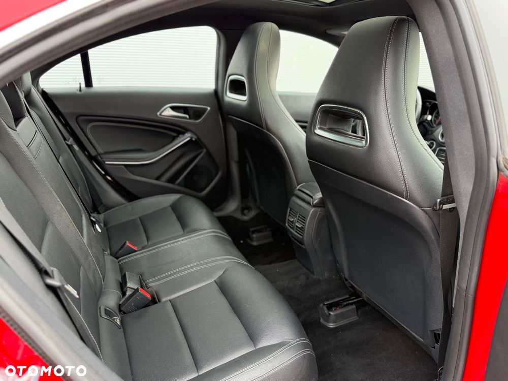 Mercedes-Benz CLA 250 4Matic 7G-DCT AMG Line - 21