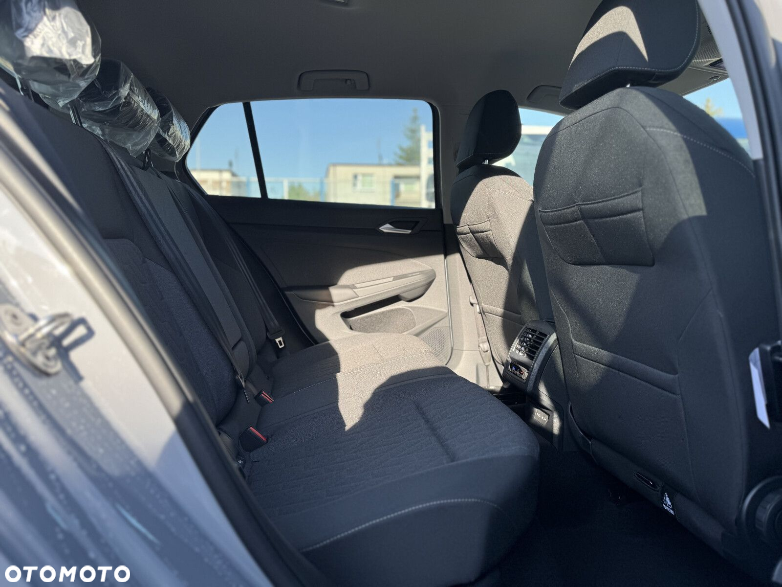 Volkswagen Golf - 25
