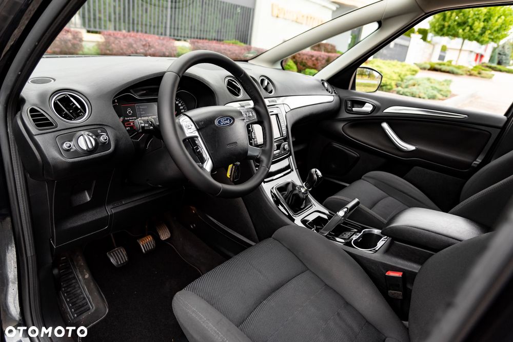 Ford S-Max 2.0 TDCi DPF Ambiente - 16