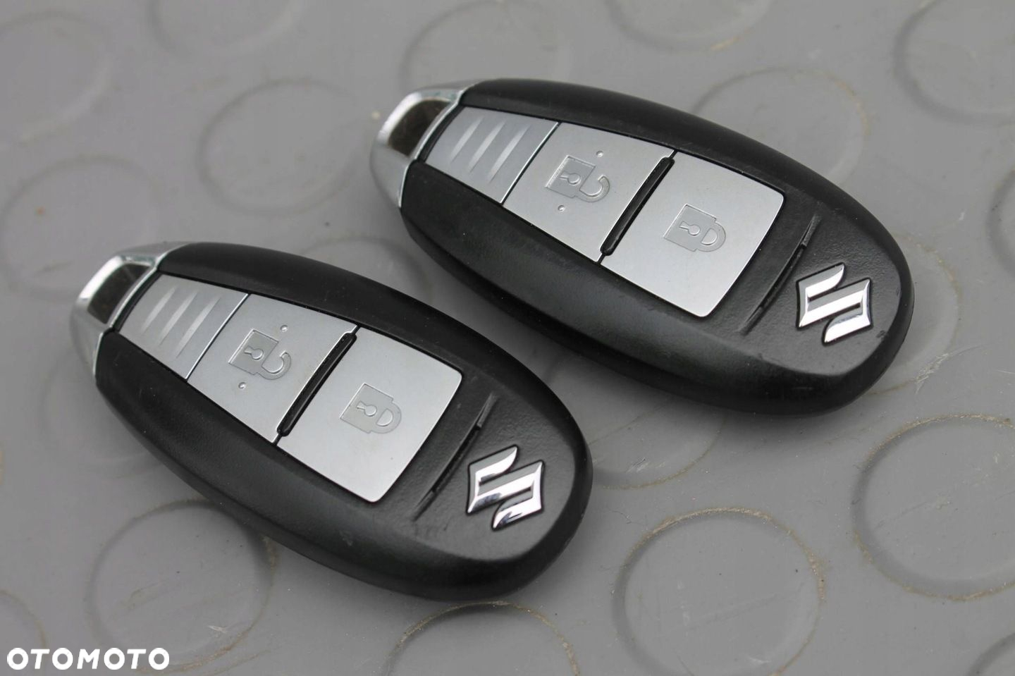 2 X KLUCZYK PILOT KEYLESS HANDSFREE SUZUKI SX4 S-CROSS II 21- - 2