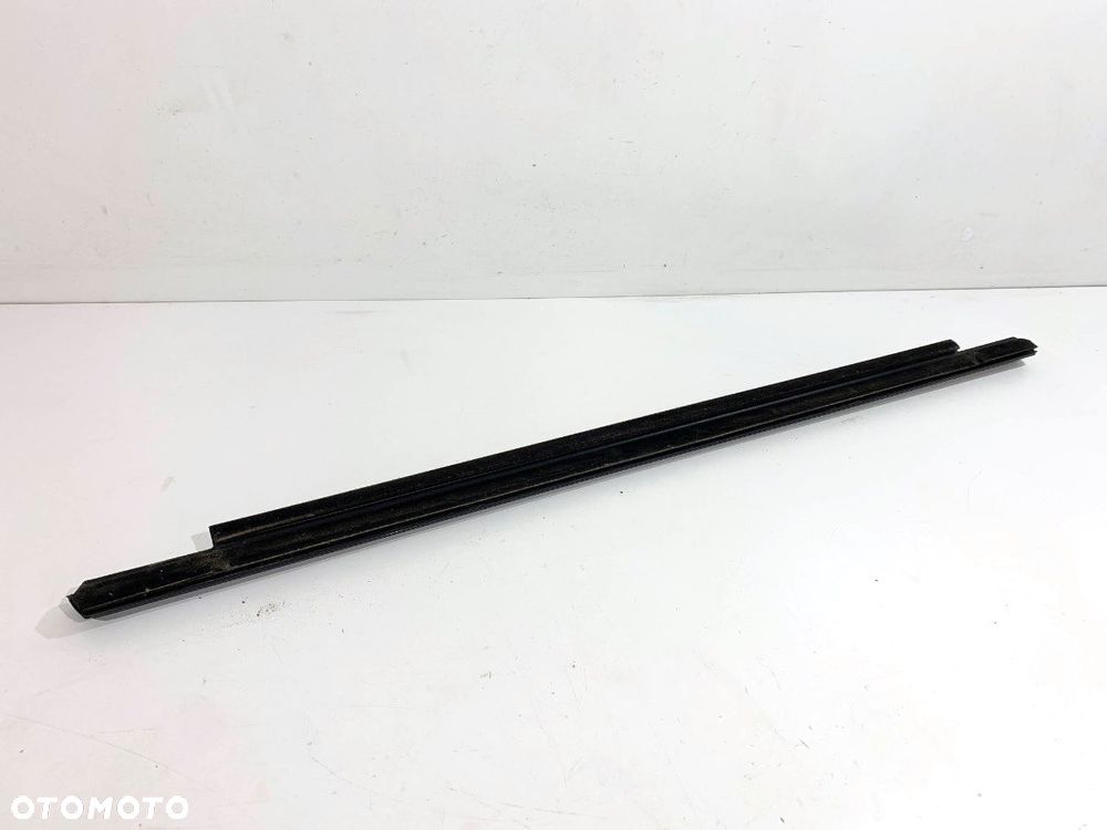 LISTWA ZGARNIAJĄCA TYŁ LEWY  BMW 2 Gran Coupe (F44) 2019 - 2022 220 i 131 kW [178 KM] benzyna 2020 - 3