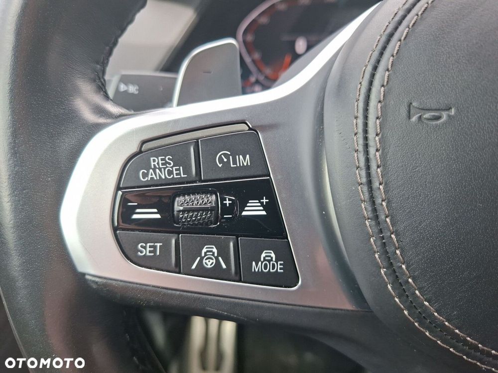 BMW X6 xDrive40d mHEV - 26