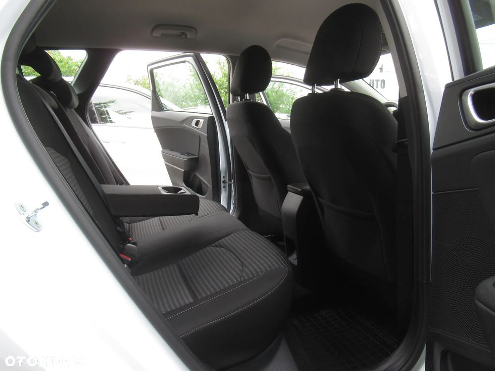 Kia Ceed 1.5 T-GDI M - 8