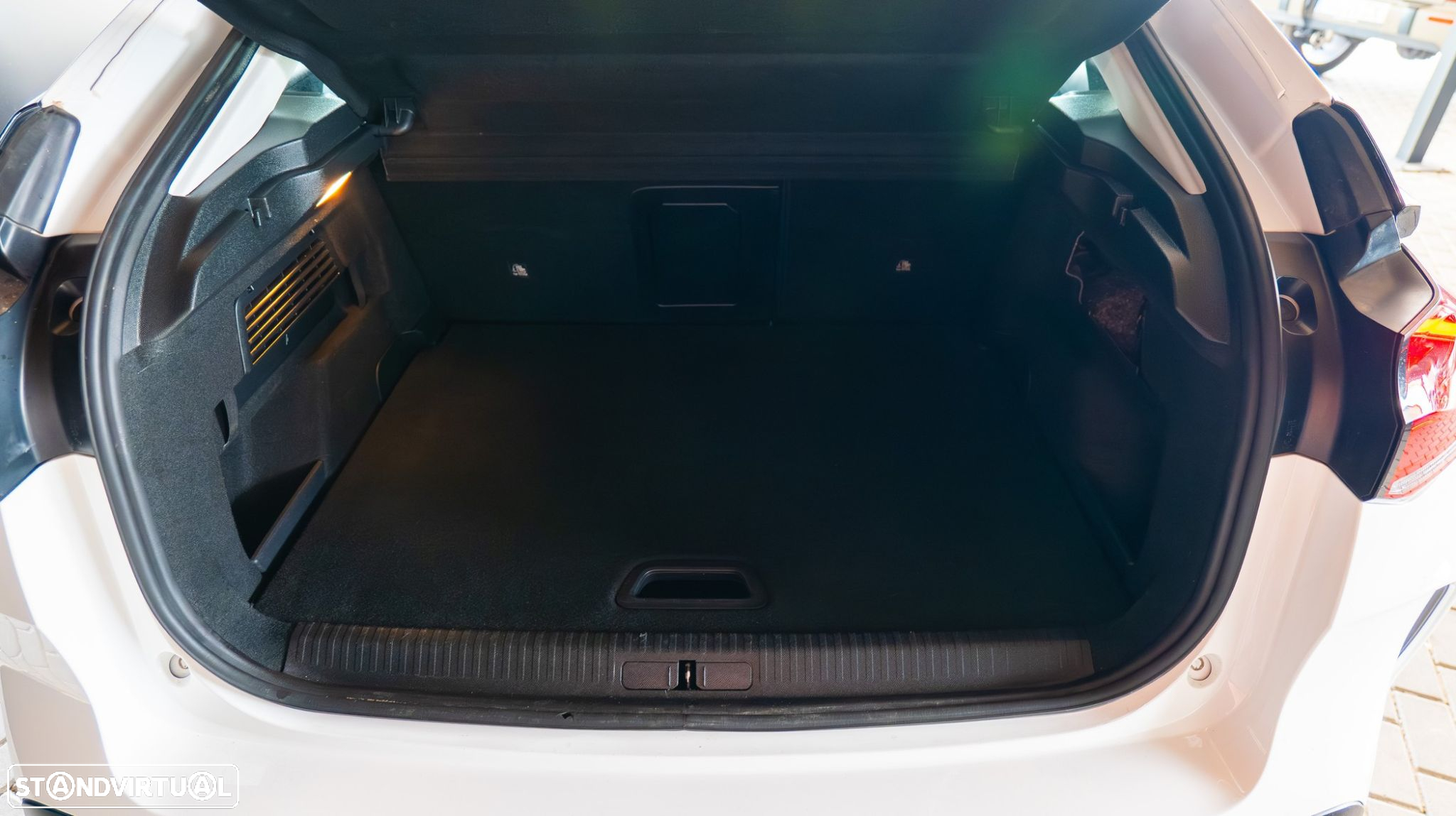 Citroën C4 BlueHDi 110 Stop&Start SHINE - 9