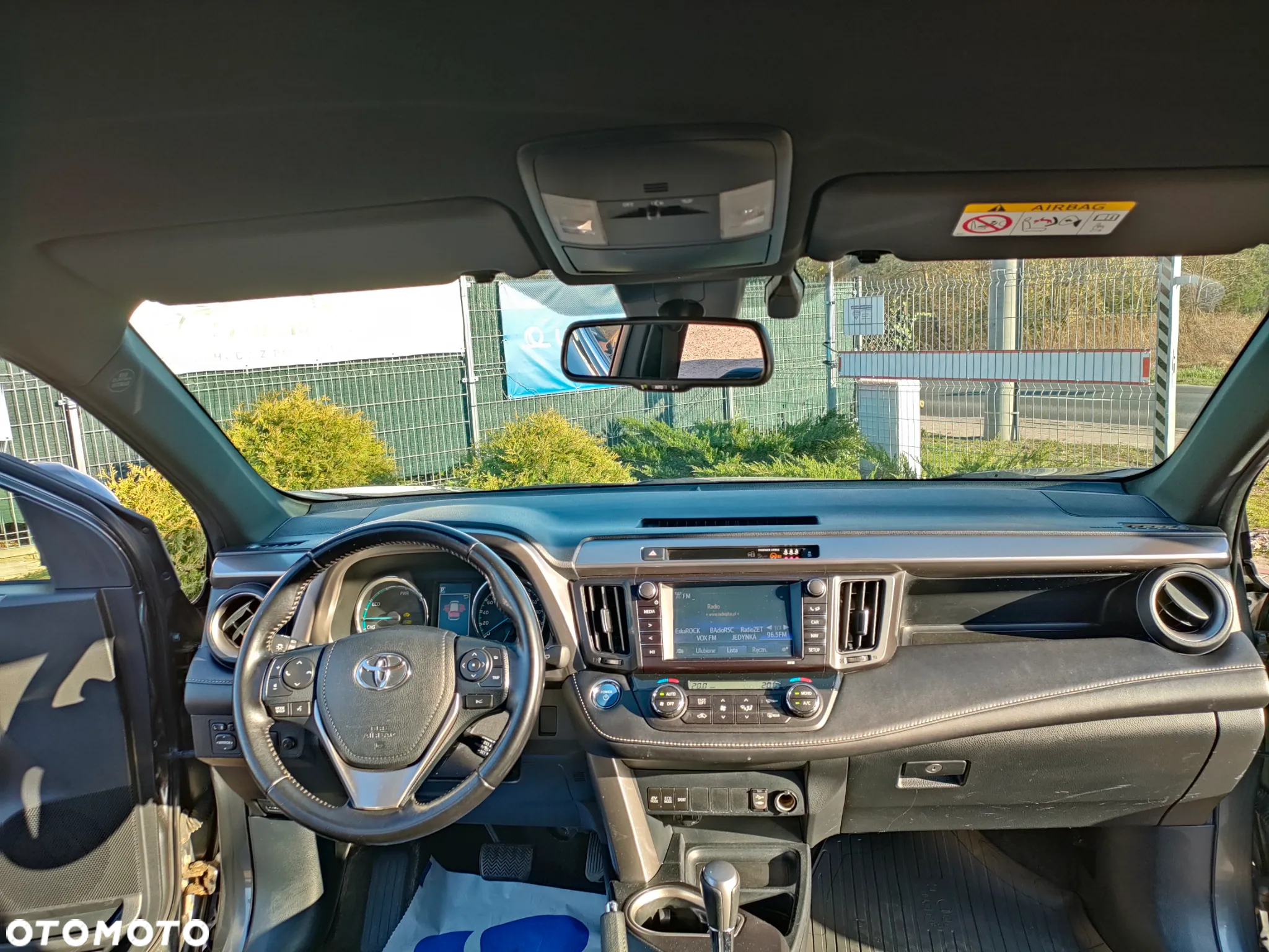 Toyota RAV4 Hybrid Premium 4x2 - 24