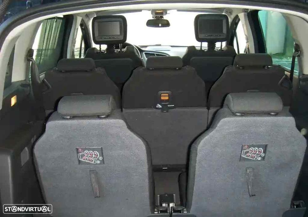 Peugeot 5008 1.6 HDi 5L Allure J17 - 12