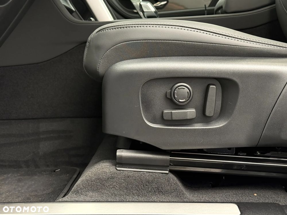 Land Rover Discovery Sport D200 Metropolitan - 16