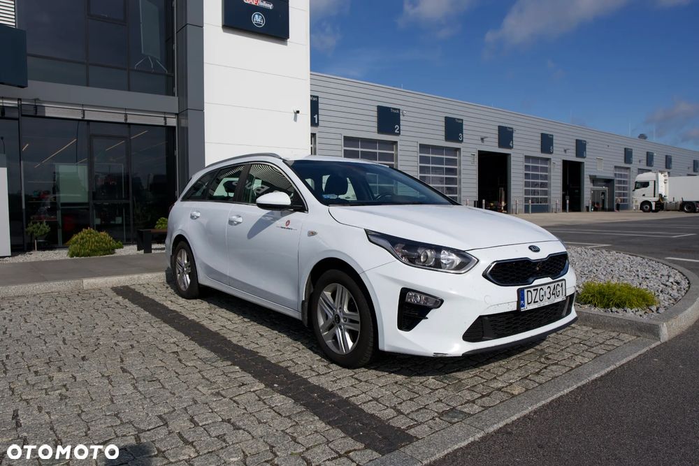 Kia Ceed - 27