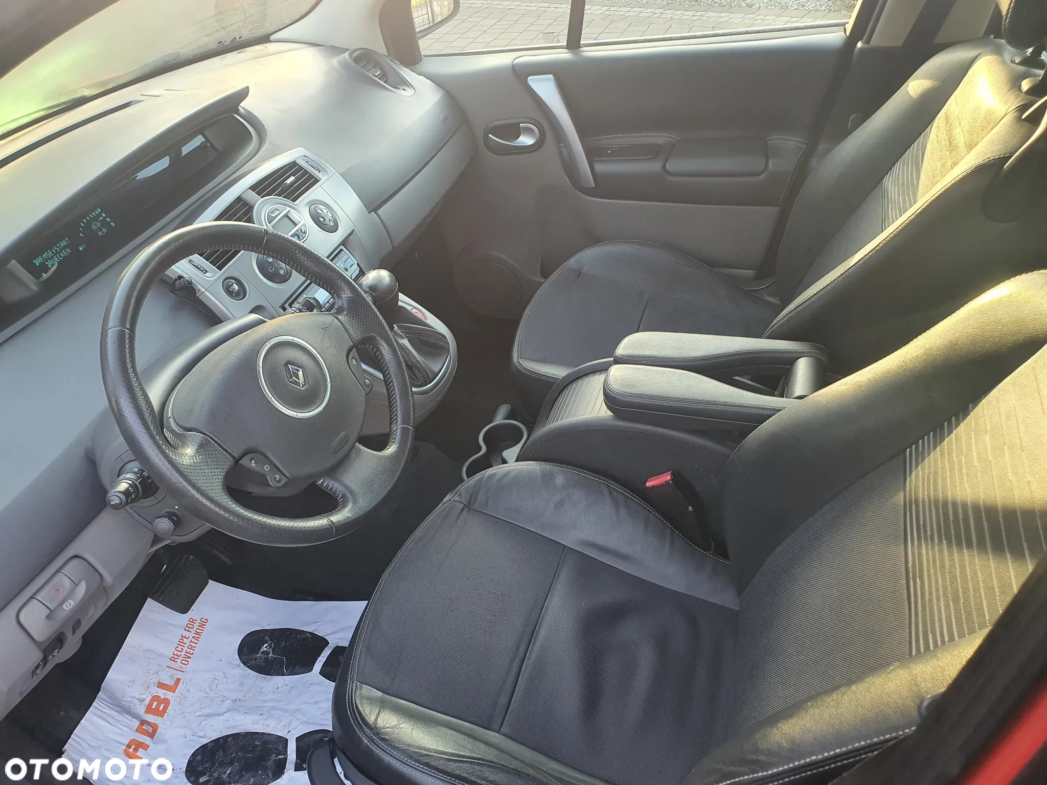 Renault Scenic 1.6 16V Authentique Privilege - 6