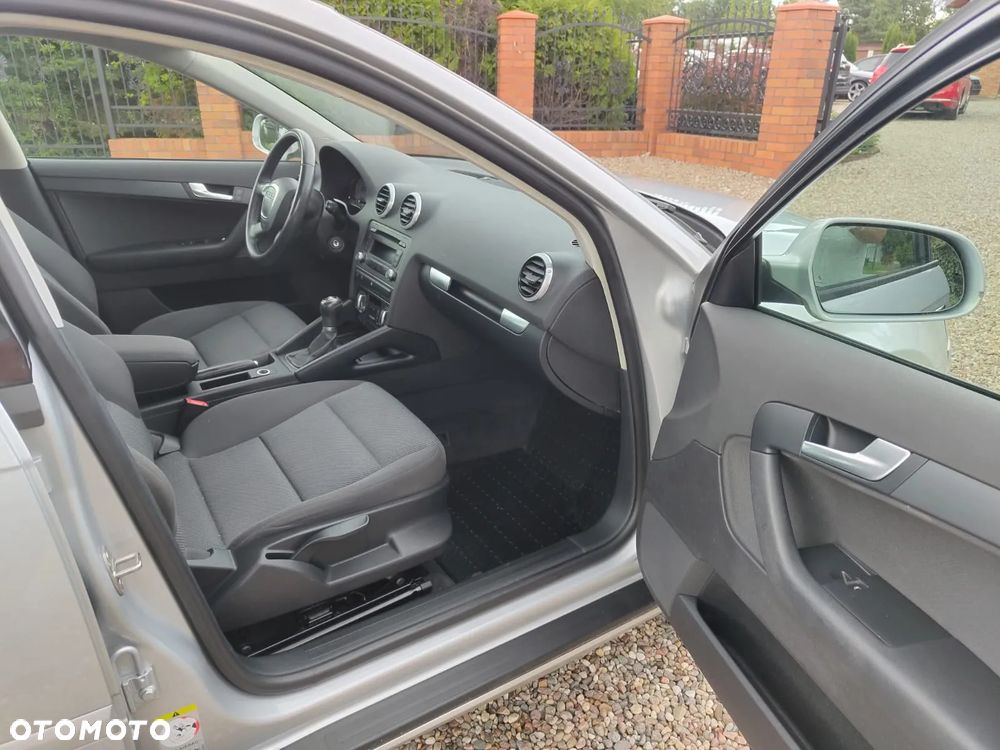 Audi A4 2.0 TDI DPF S line Sportpaket - 10