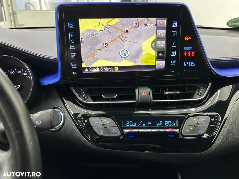 Toyota C-HR Hybrid Style Selection - 25