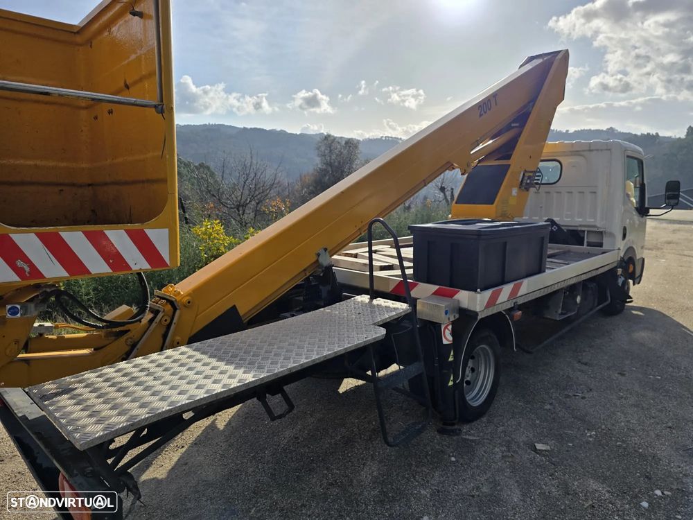 Nissan CABSTAR COM BARQUINHA - 13