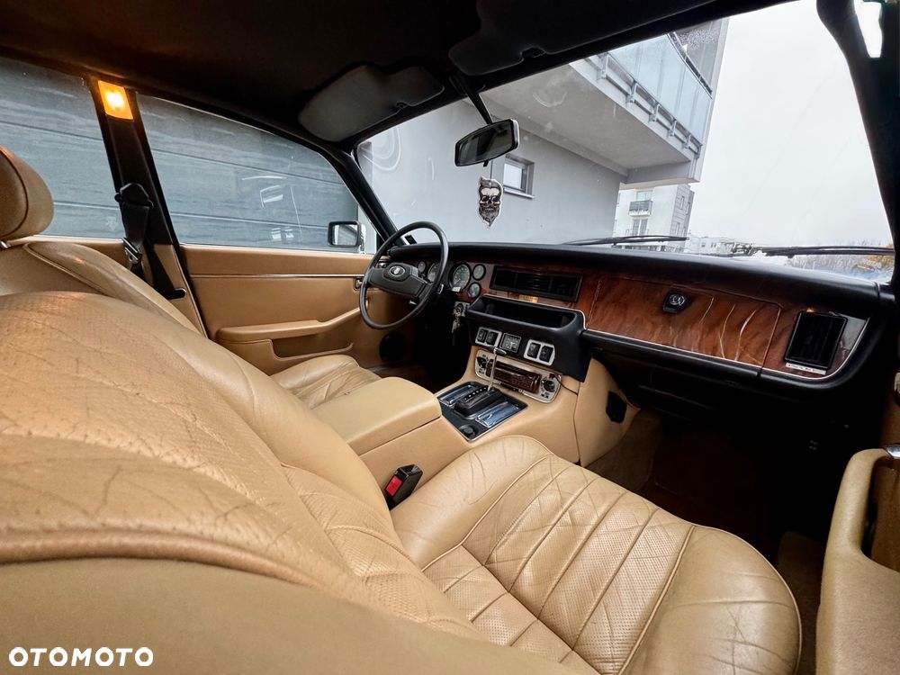 Jaguar XJ - 7