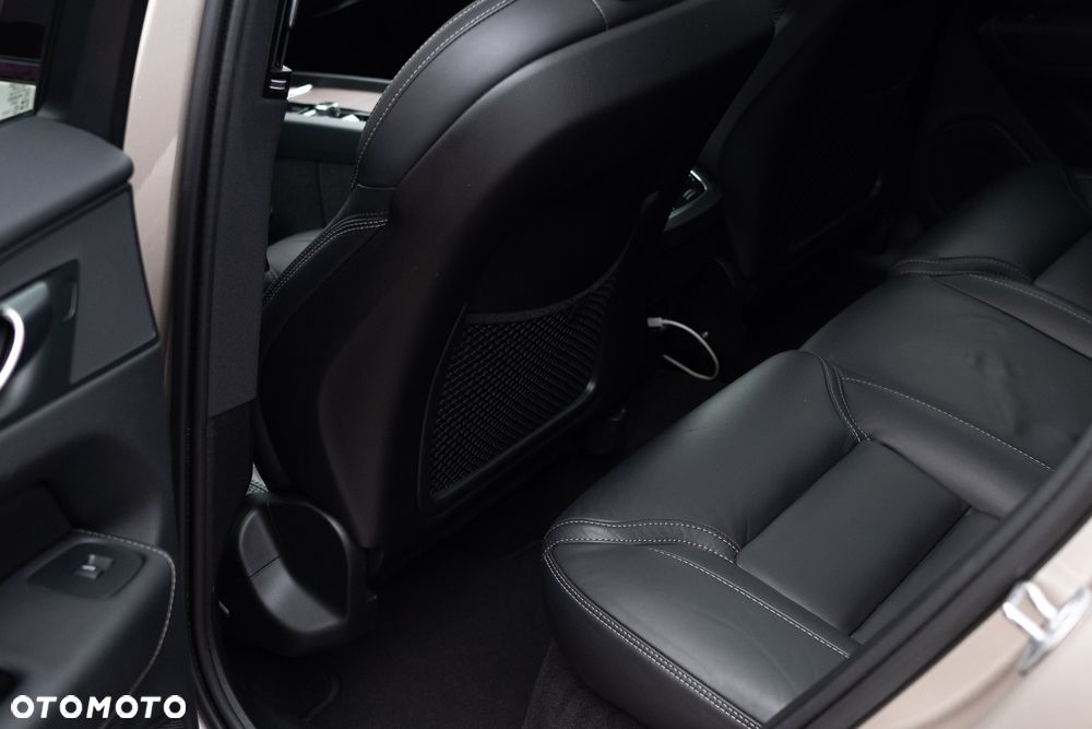 Volvo XC 60 B5 B AWD Plus Dark - 19