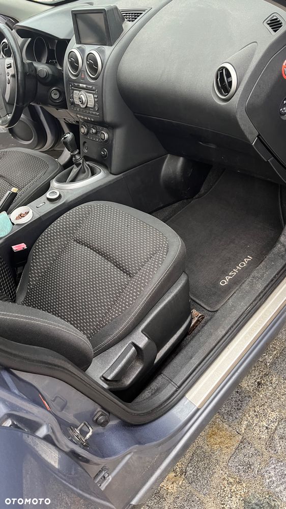Nissan Qashqai 2.0 dCi 4 x 4 DPF tekna - 14