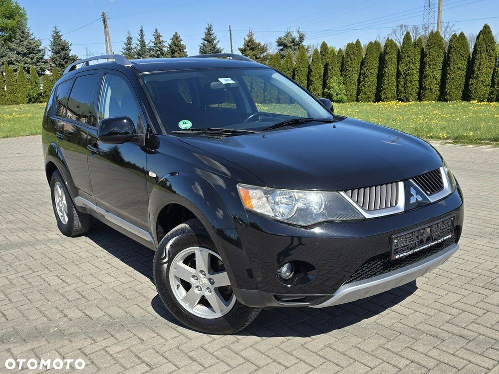 Mitsubishi Outlander - 1