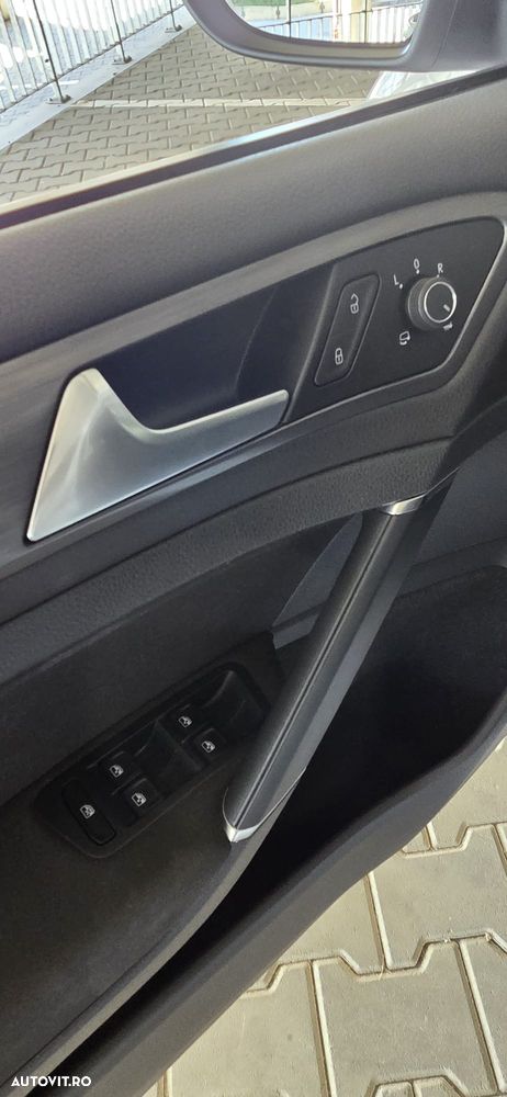 Volkswagen Golf e-Golf - 11
