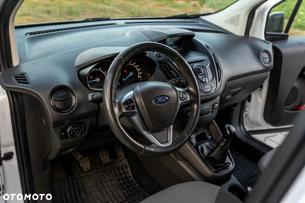Ford Tourneo Courier 1.0 EcoBoost Trend - 30