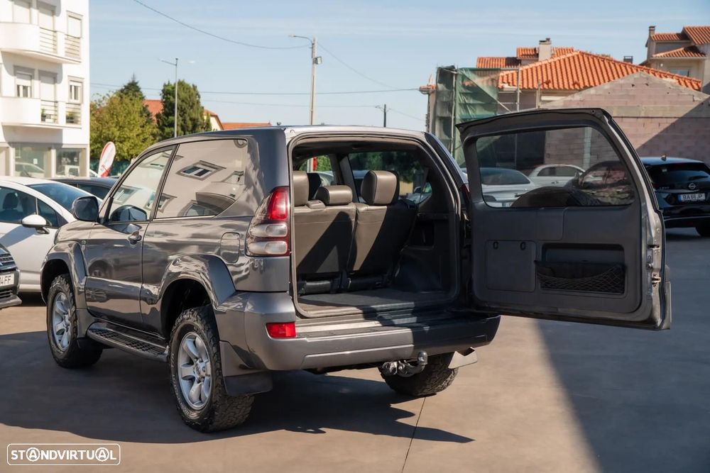 Toyota Land Cruiser Prado - 29