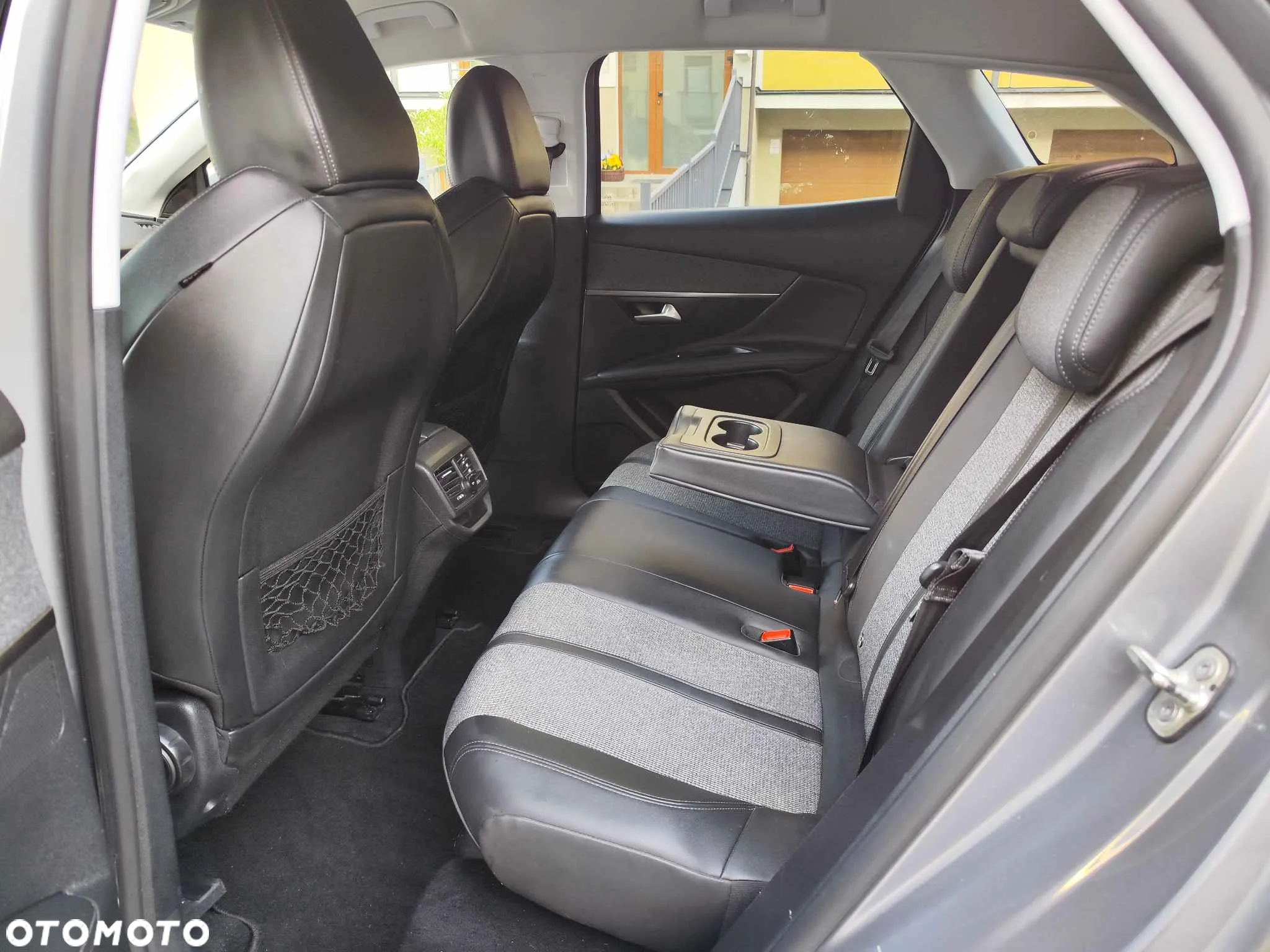 Peugeot 3008 1.5 BlueHDi GT S&S EAT8 - 27