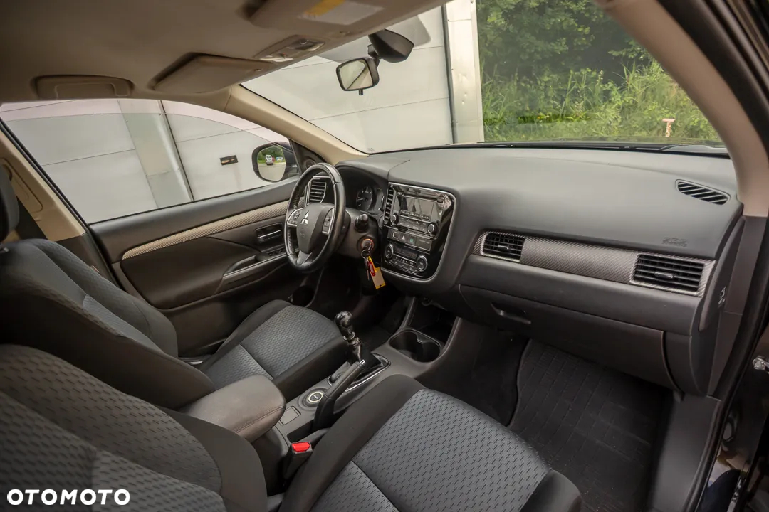 Mitsubishi Outlander 2.2 DI-D 4WD Instyle - 22
