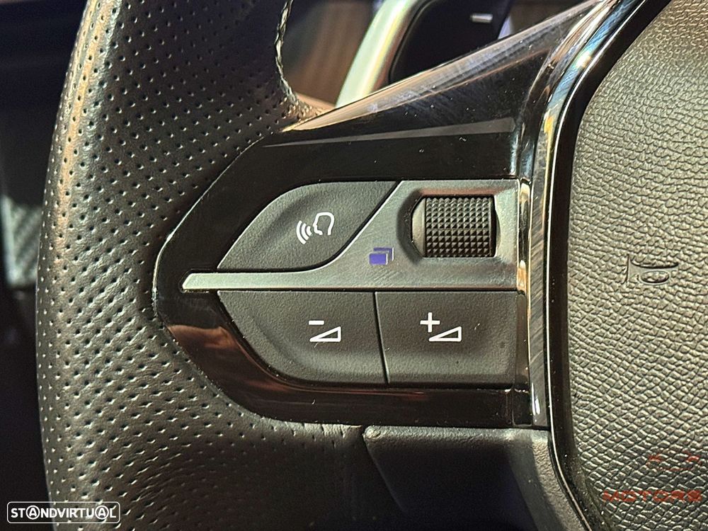 Peugeot 2008 1.2 PureTech GT EAT8 - 24
