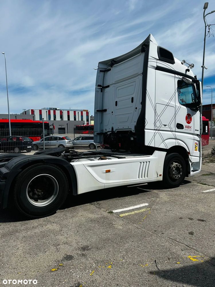 Mercedes-Benz ACTROS - 5