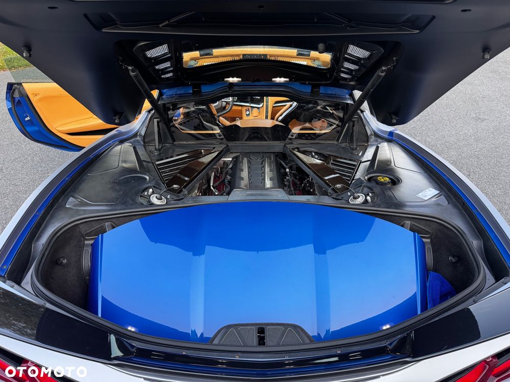Chevrolet Corvette - 25