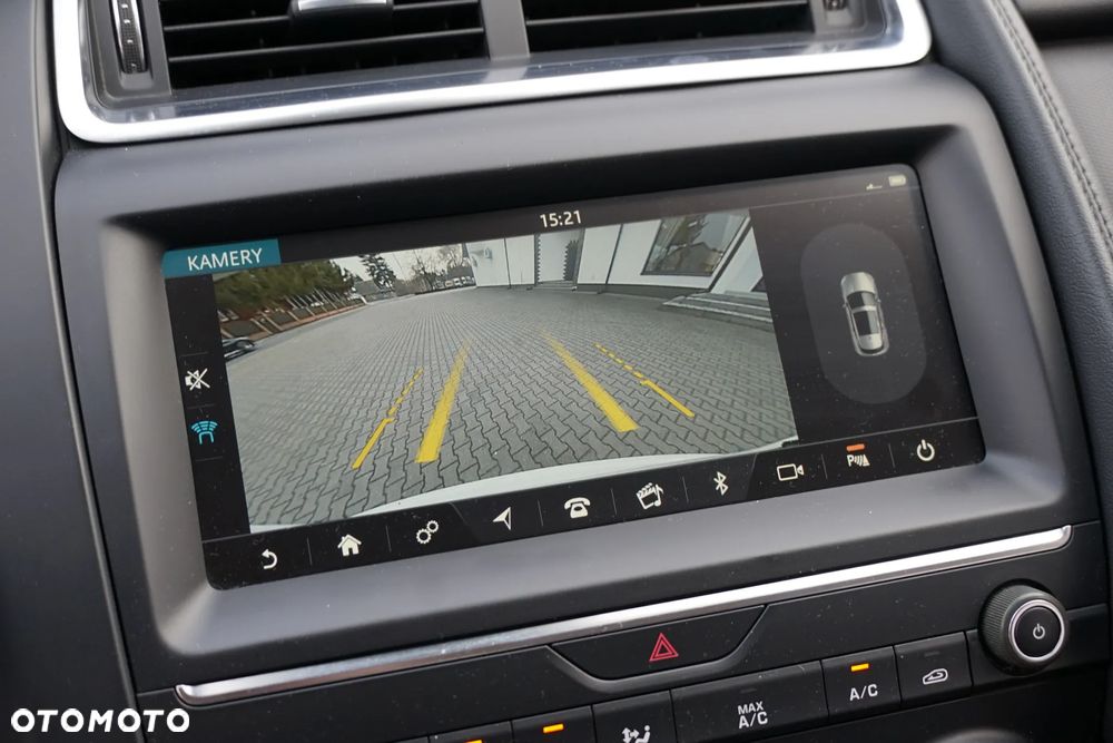 Jaguar E-Pace 2.0 i4D AWD HSE - 36