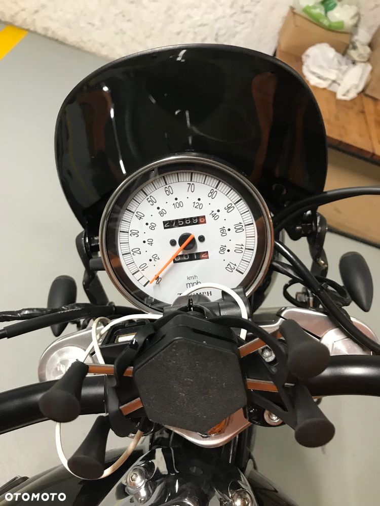 Triumph Speedmaster - 9