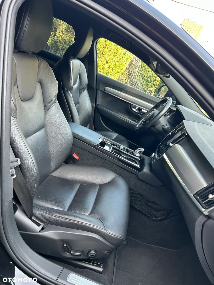 Volvo V90 T8 Twin Engine AWD Momentum - 24