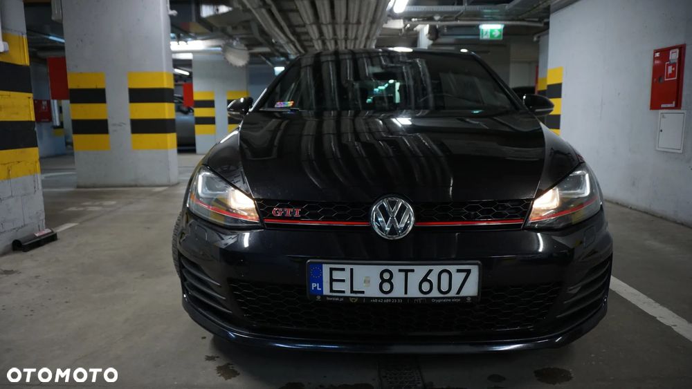 Volkswagen Golf - 5