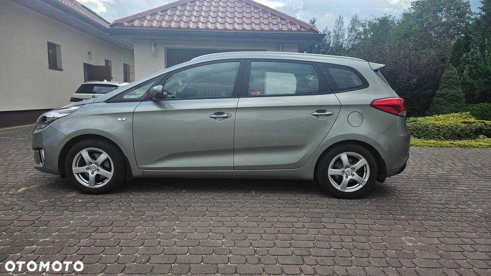 Kia Carens - 3