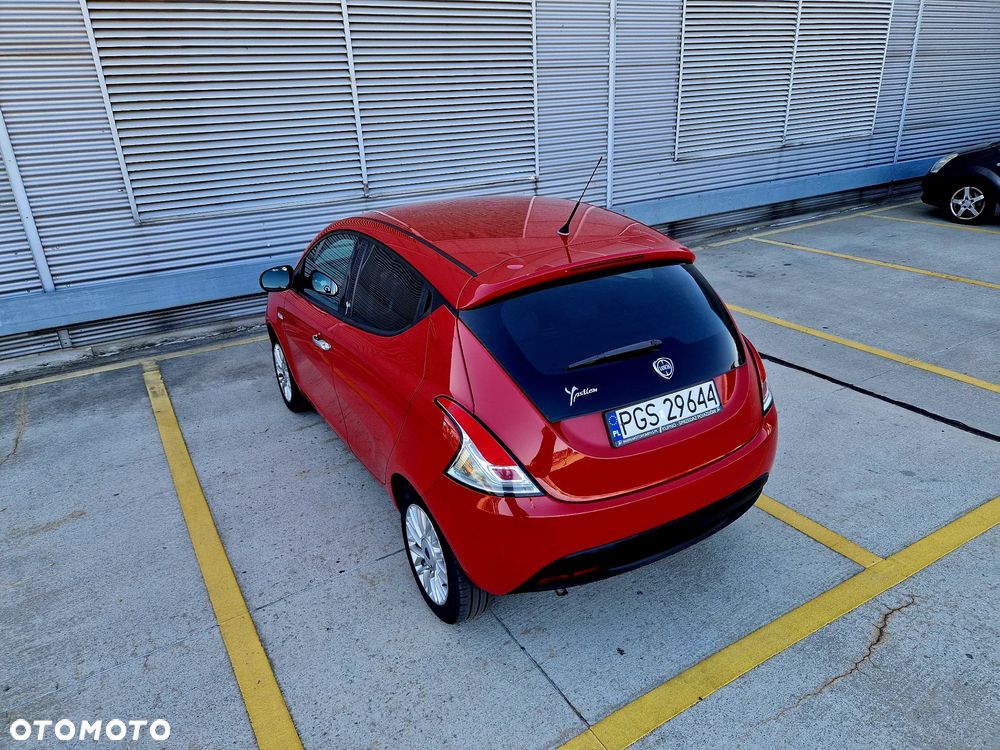 Lancia Ypsilon 1.2 8V Black&Red S&S - 13
