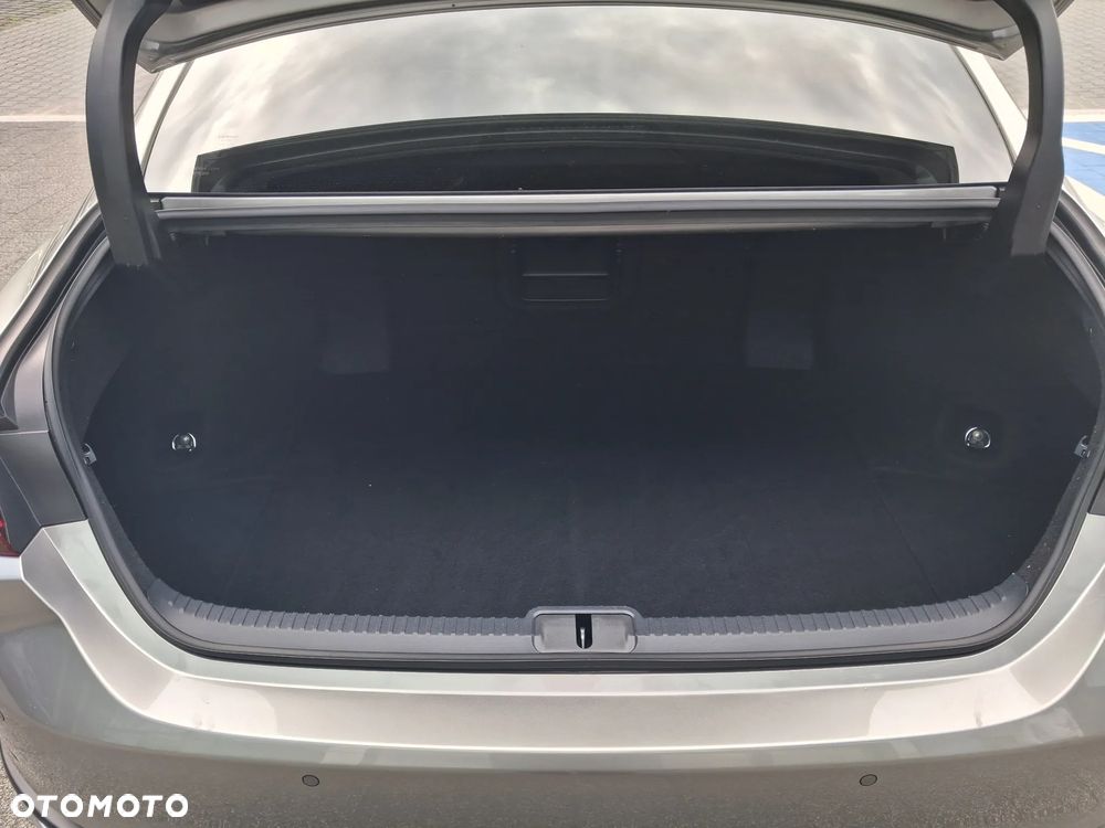 Lexus ES 300h Prestige - 8