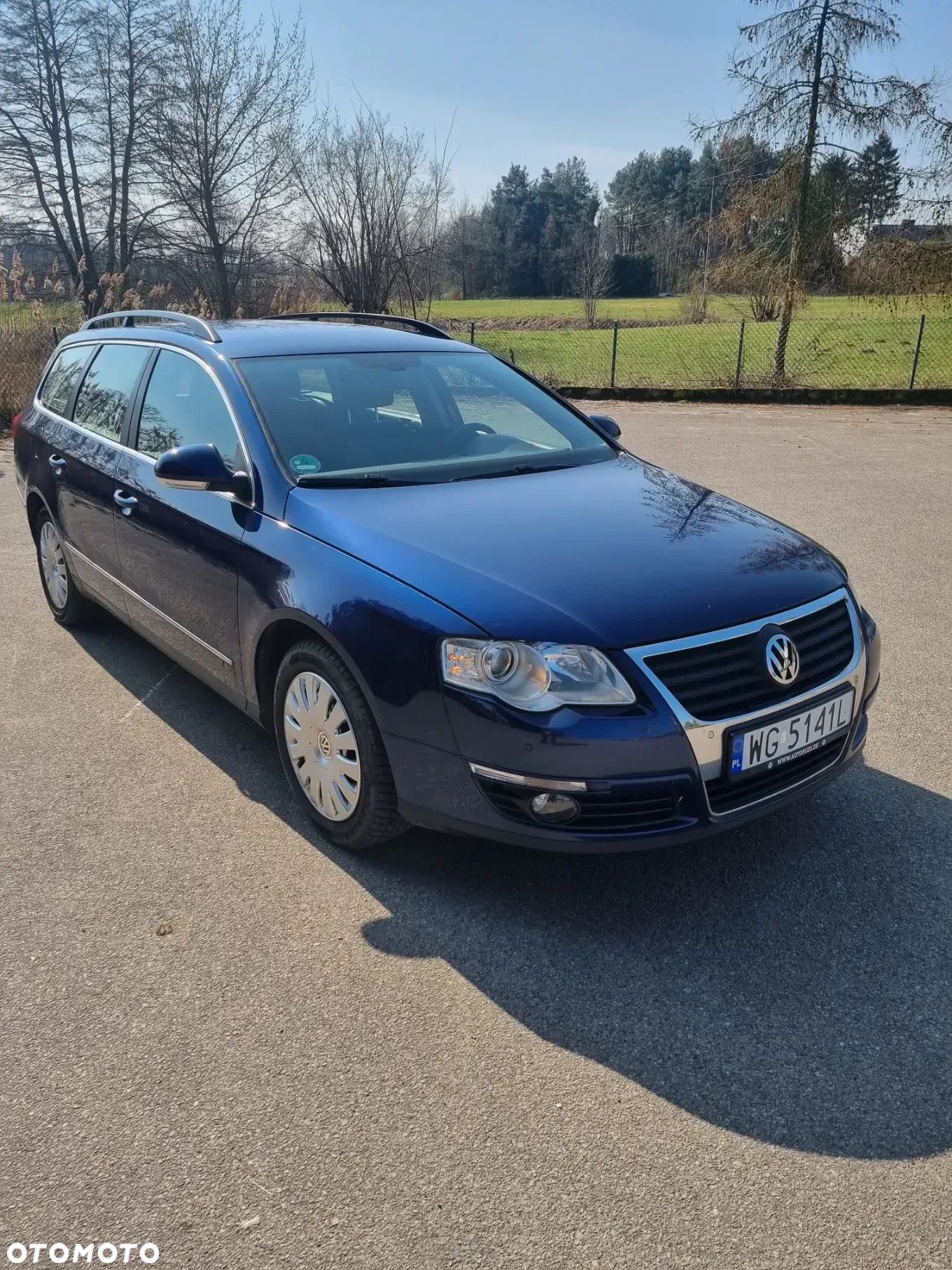 Volkswagen Passat - 1