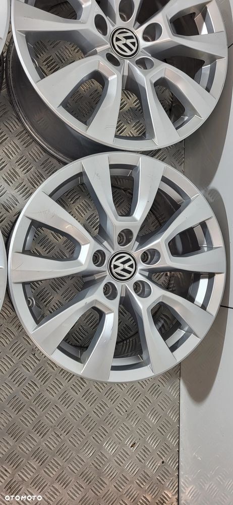 VW Amarok Felgi Aluminiowe 17 5X120 - 7