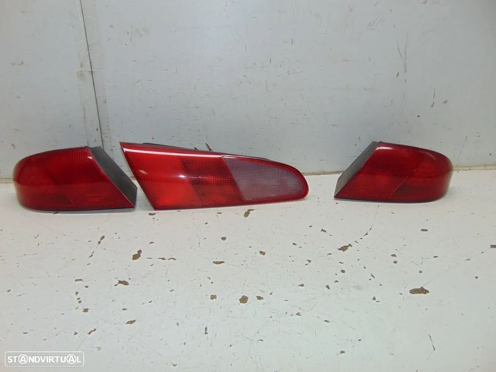 Alfa Romeo 166 farolins - 1