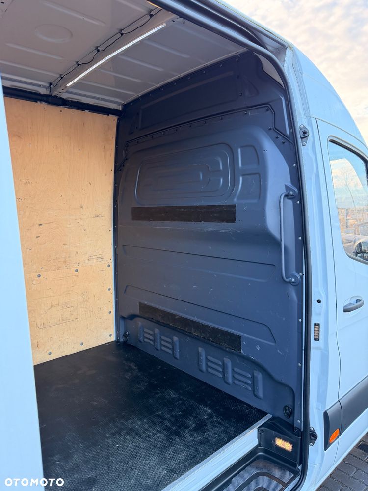 Mercedes-Benz Sprinter - 17