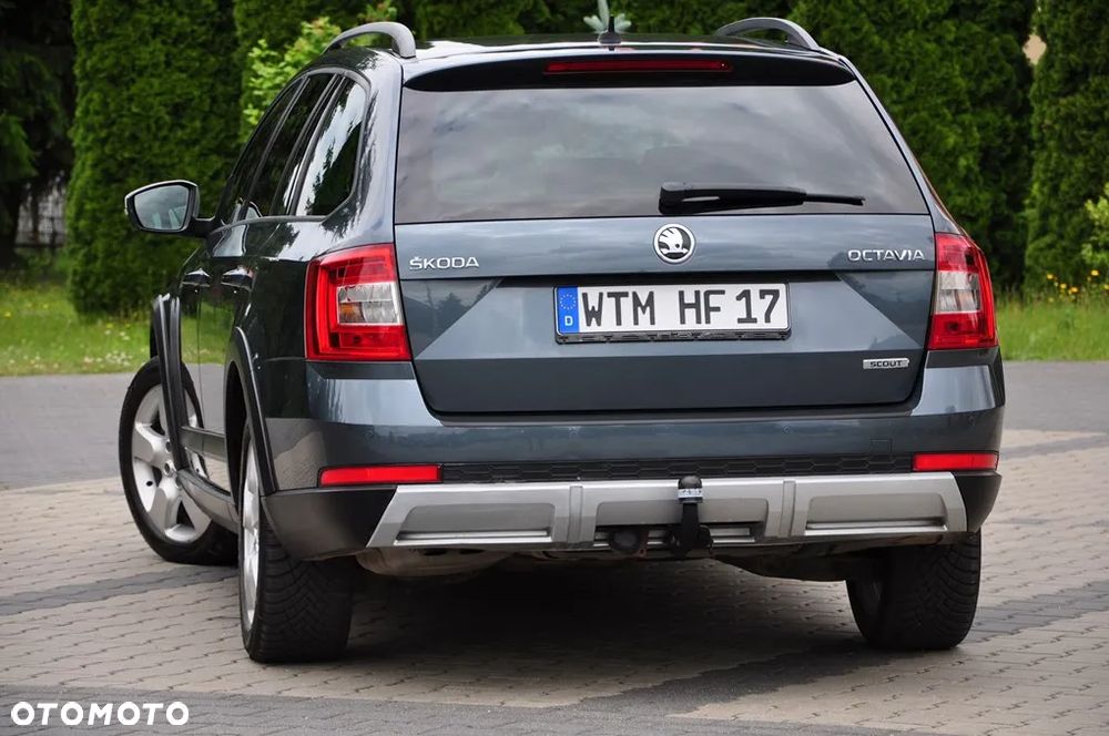 Skoda Octavia Combi 2.0 TDI 4x4 DSG Scout - 20