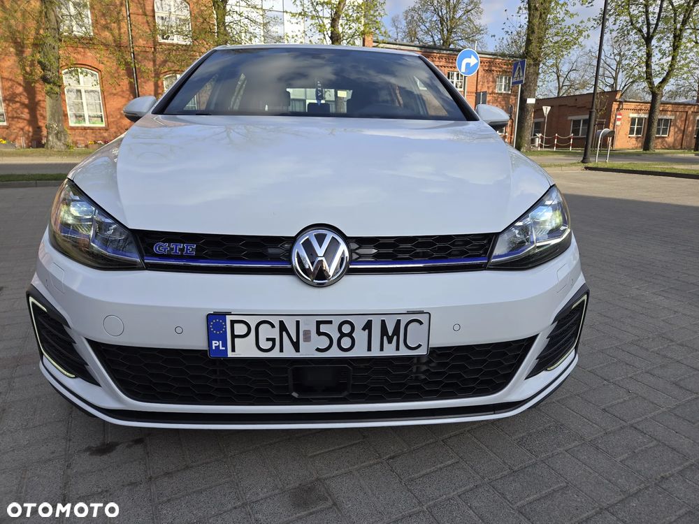 Volkswagen Golf - 10