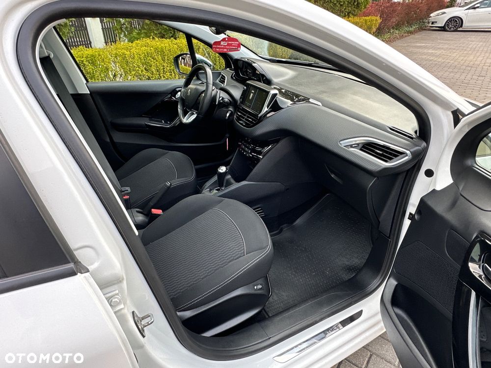 Peugeot 208 - 20