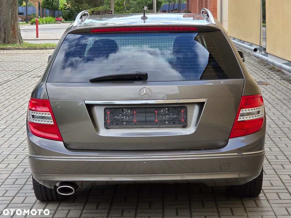 Mercedes-Benz Klasa C 200 (BlueEFFICIENCY) Avantgarde - 4