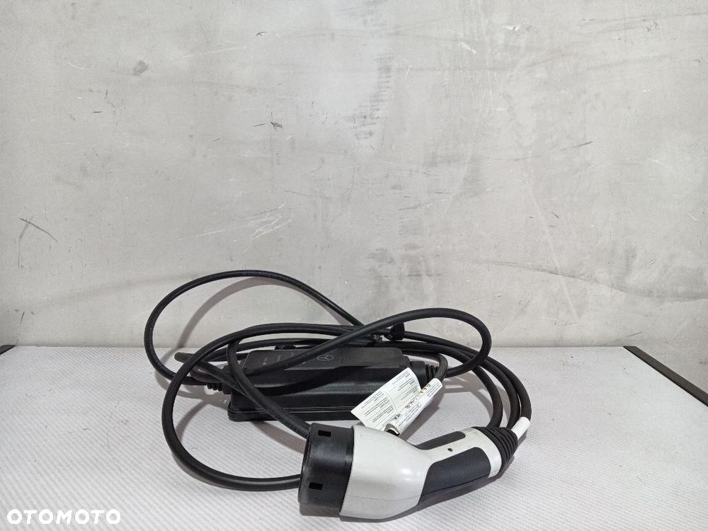 ŁADOWARKA SAMOCHODOWA MERCEDES EQB A0005830705 - 3