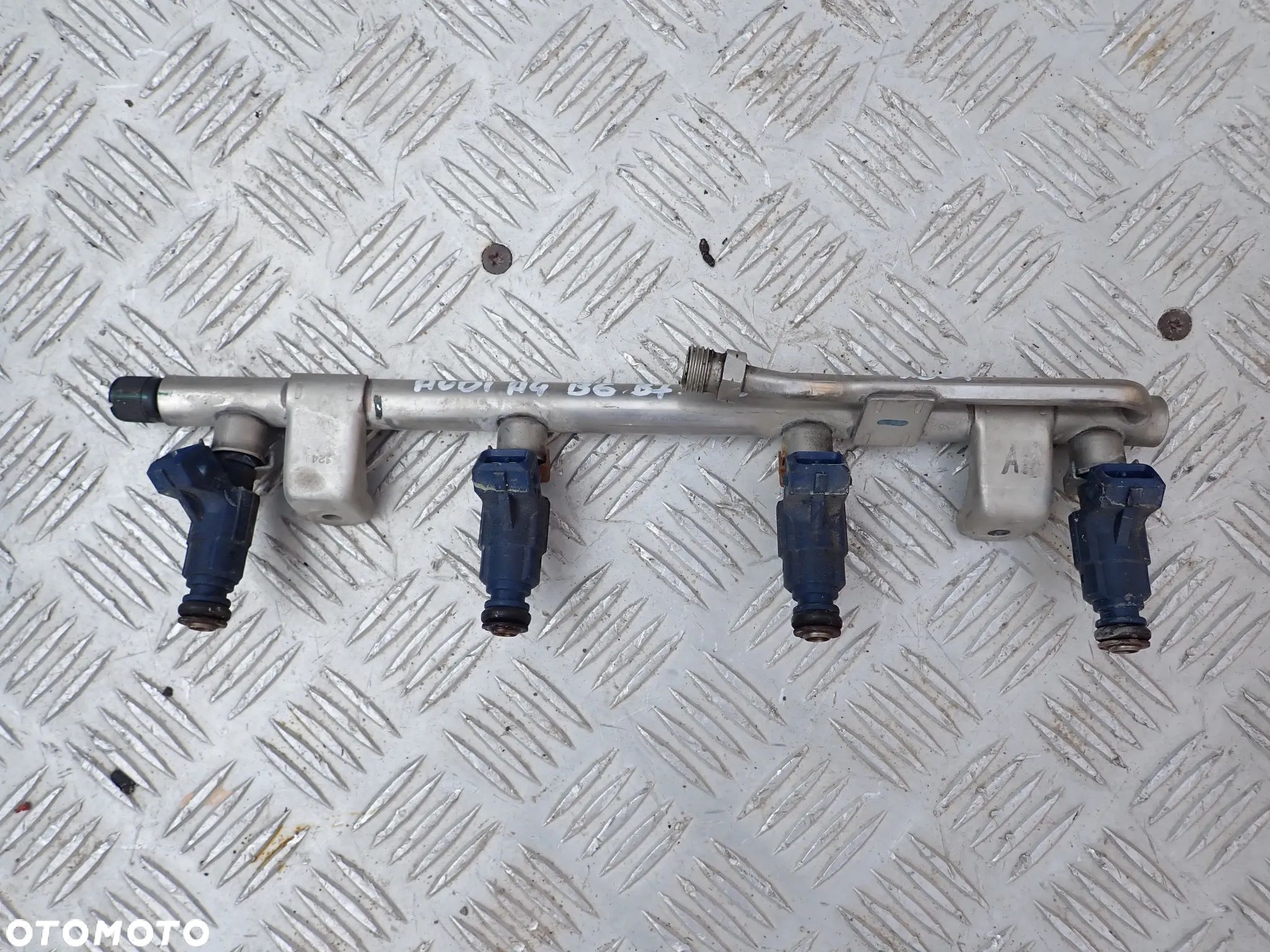 LISTWA WTRYSKOWA AUDI A4 B6 B7 1.8T 06B133317AF   4X 06B133551M - 1