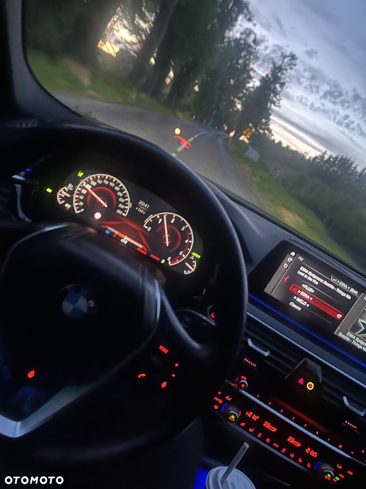 BMW Seria 5 520d xDrive Sport Line sport - 19